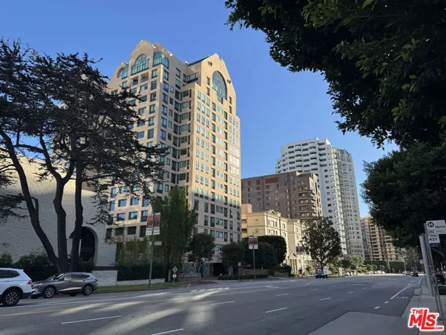10520 Wilshire Boulevard 701, Los Angeles, California 90024