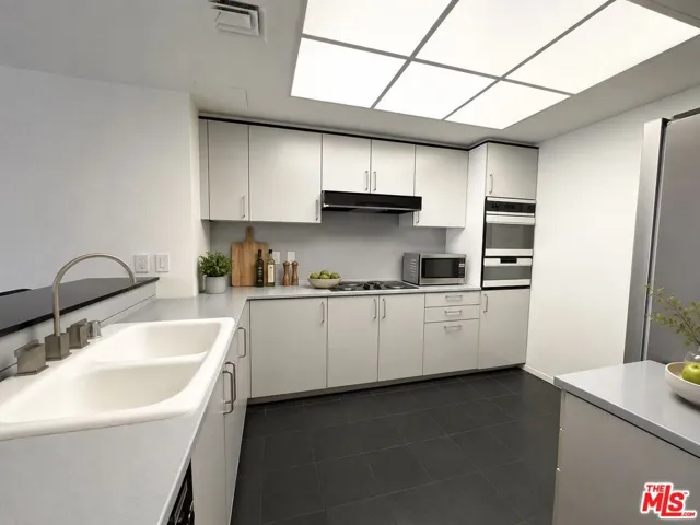 10520 Wilshire Boulevard 701, Los Angeles, California 90024