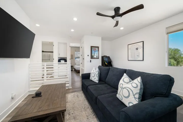 37-web-or-mls-BKRedstone_OPMG_0626_037