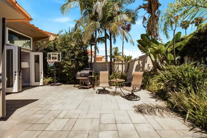 , La Jolla, California 92037