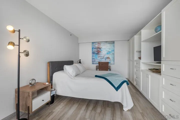 1810 Avenida Del Mundo 1606, Coronado, California 92118