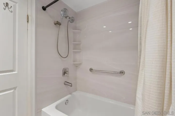 1810 Avenida Del Mundo 1606, Coronado, California 92118