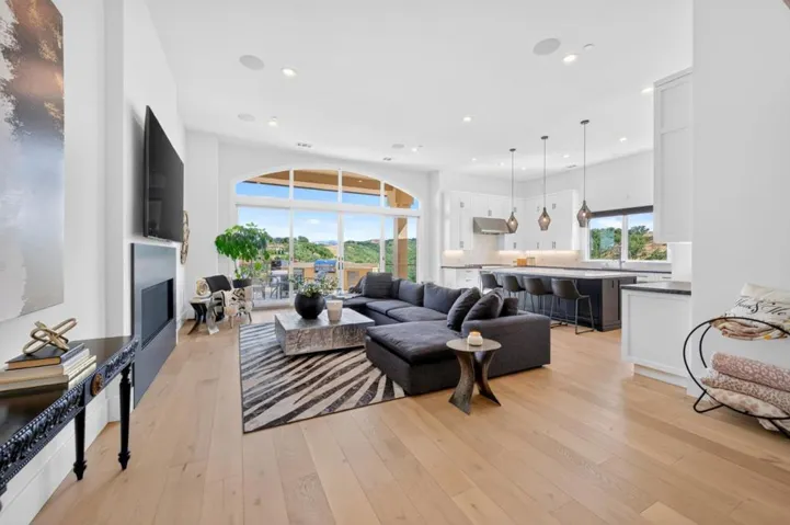 5 Winding Oaks Drive, Pleasanton, California 94566