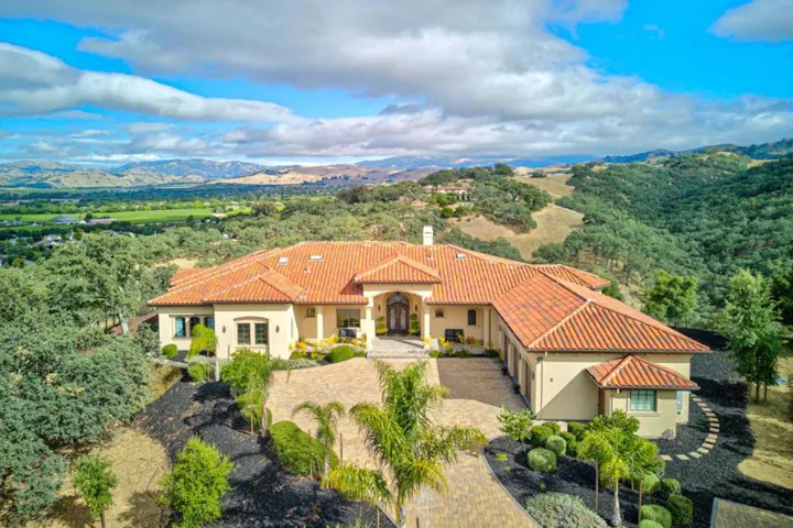 5 Winding Oaks Drive, Pleasanton, California 94566