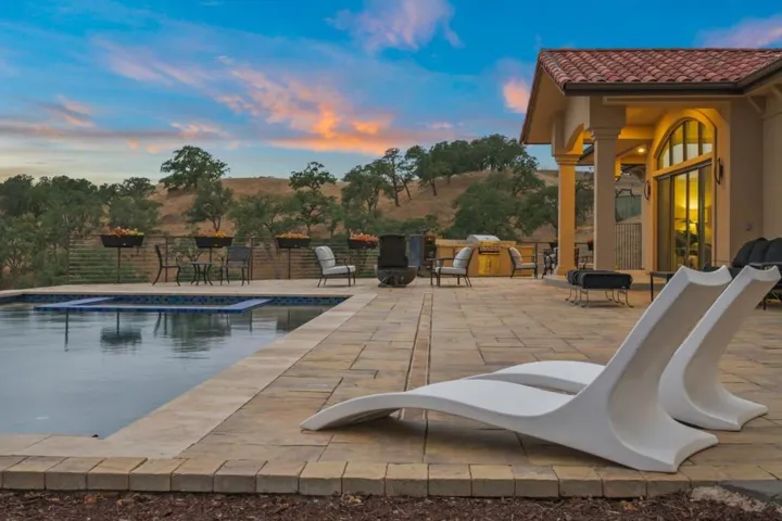 5 Winding Oaks Drive, Pleasanton, California 94566