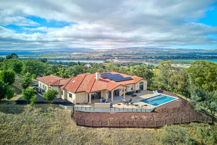 5 Winding Oaks Drive, Pleasanton, California 94566