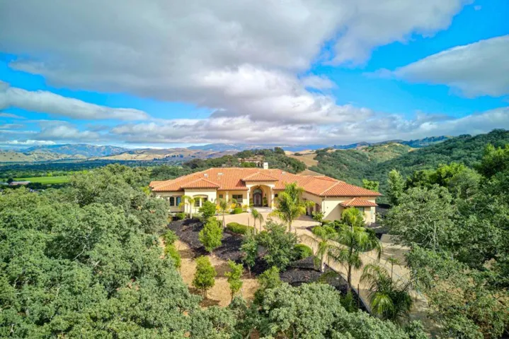 5 Winding Oaks Drive, Pleasanton, California 94566
