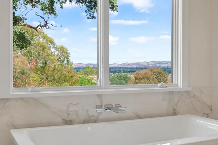5 Winding Oaks Drive, Pleasanton, California 94566