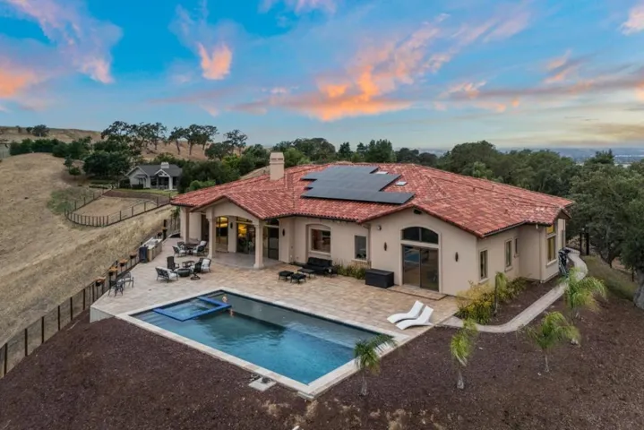 5 Winding Oaks Drive, Pleasanton, California 94566