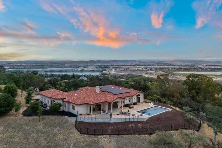 5 Winding Oaks Drive, Pleasanton, California 94566