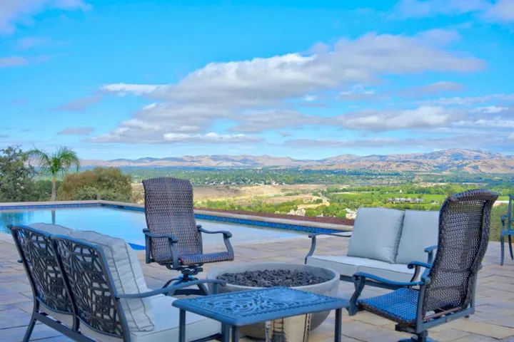 5 Winding Oaks Drive, Pleasanton, California 94566