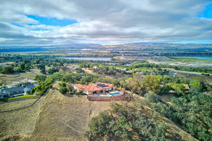 5 Winding Oaks Drive, Pleasanton, California 94566