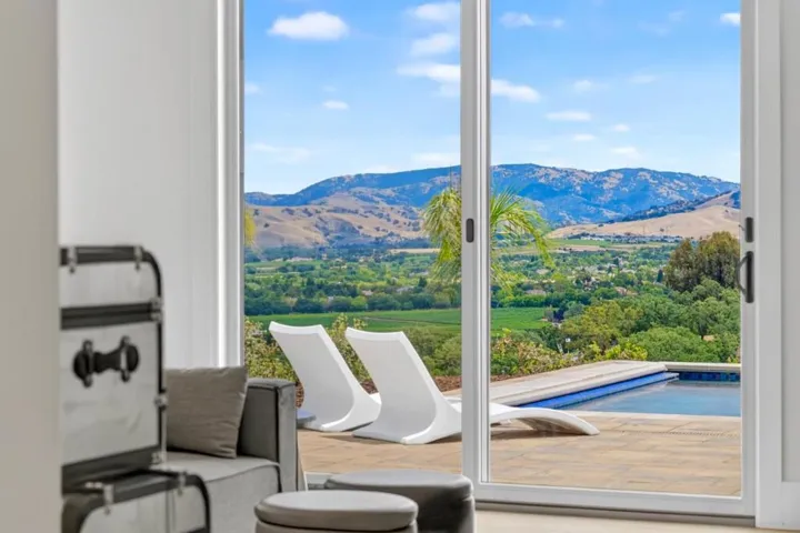 5 Winding Oaks Drive, Pleasanton, California 94566