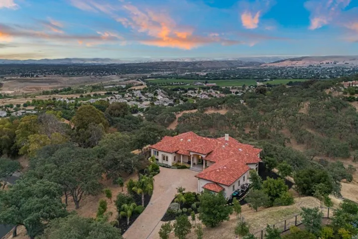5 Winding Oaks Drive, Pleasanton, California 94566