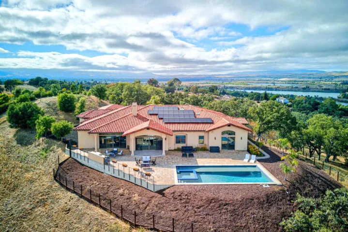 5 Winding Oaks Drive, Pleasanton, California 94566