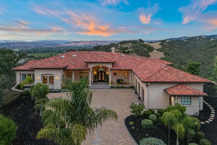 5 Winding Oaks Drive, Pleasanton, California 94566