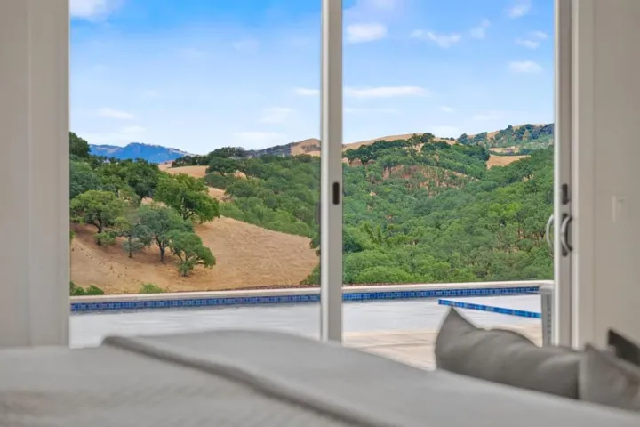 5 Winding Oaks Drive, Pleasanton, California 94566