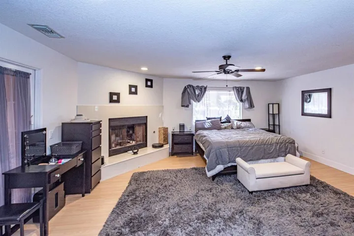 2715 S Centre City Parkway, Escondido, California 92025