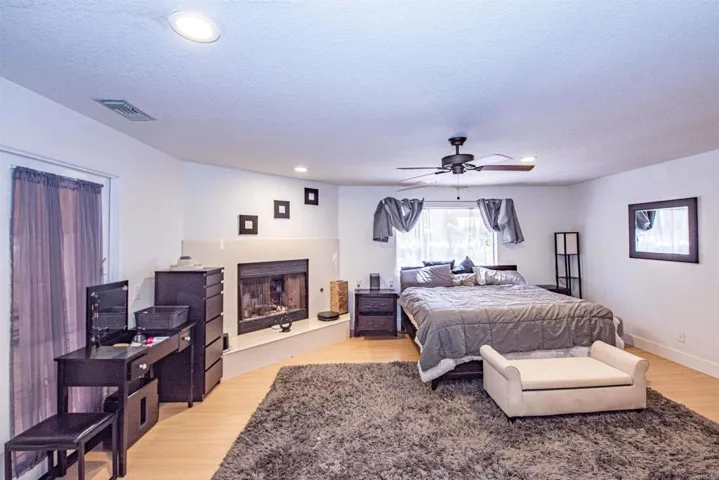 2715 S Centre City Parkway, Escondido, California 92025