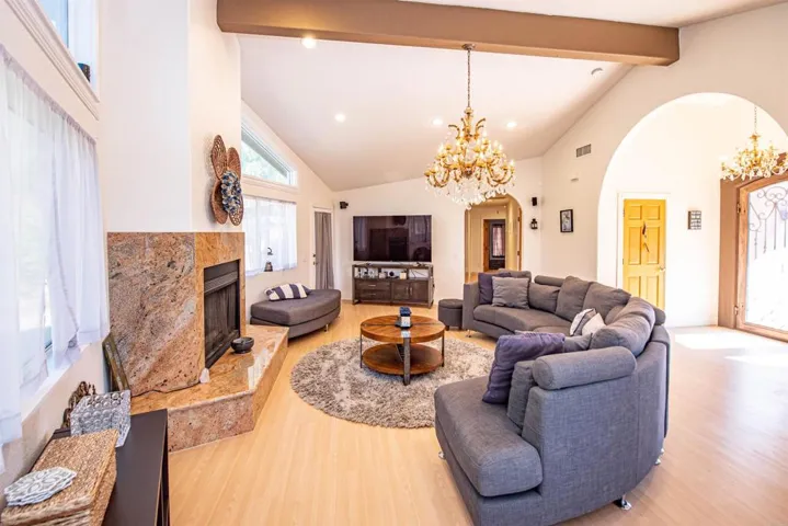 2715 S Centre City Parkway, Escondido, California 92025