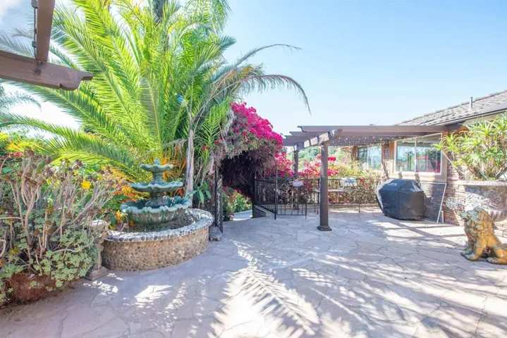 2715 S Centre City Parkway, Escondido, California 92025