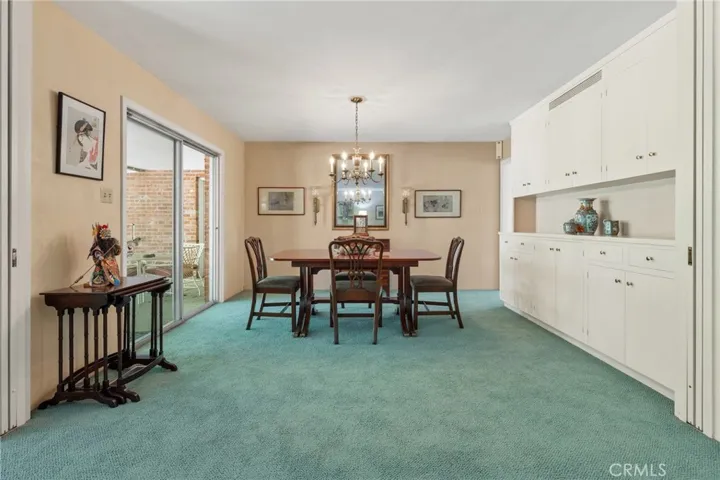 Dining room.