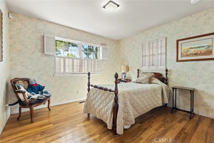 Second bedroom.