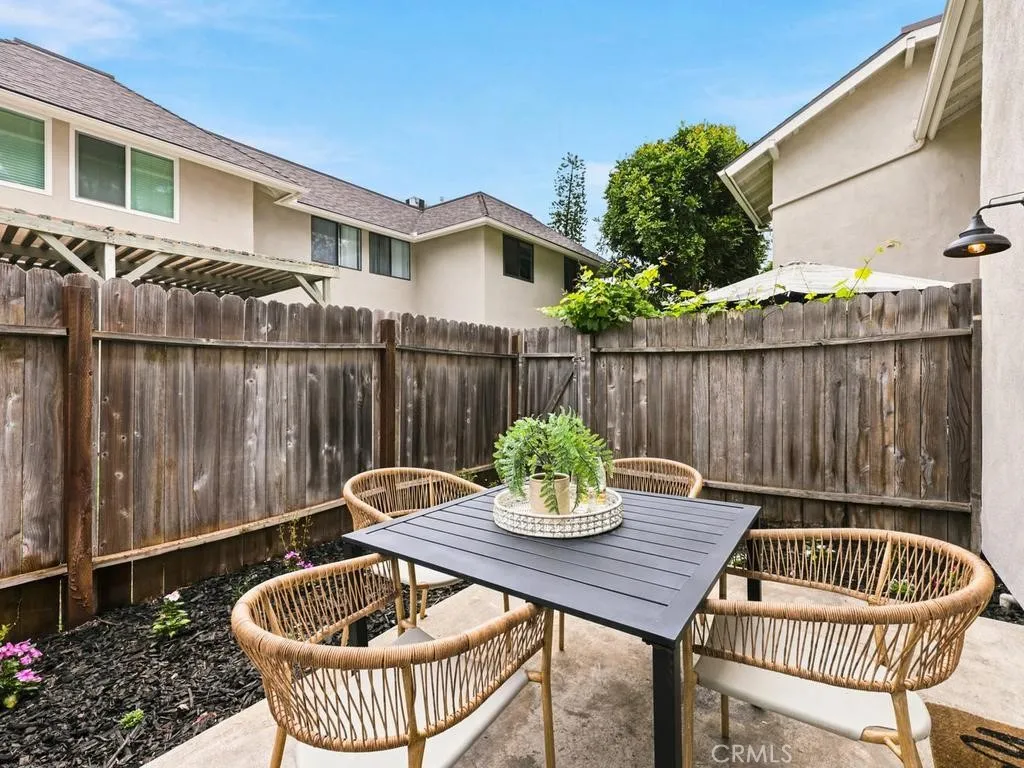 Gated private patio/yard.
