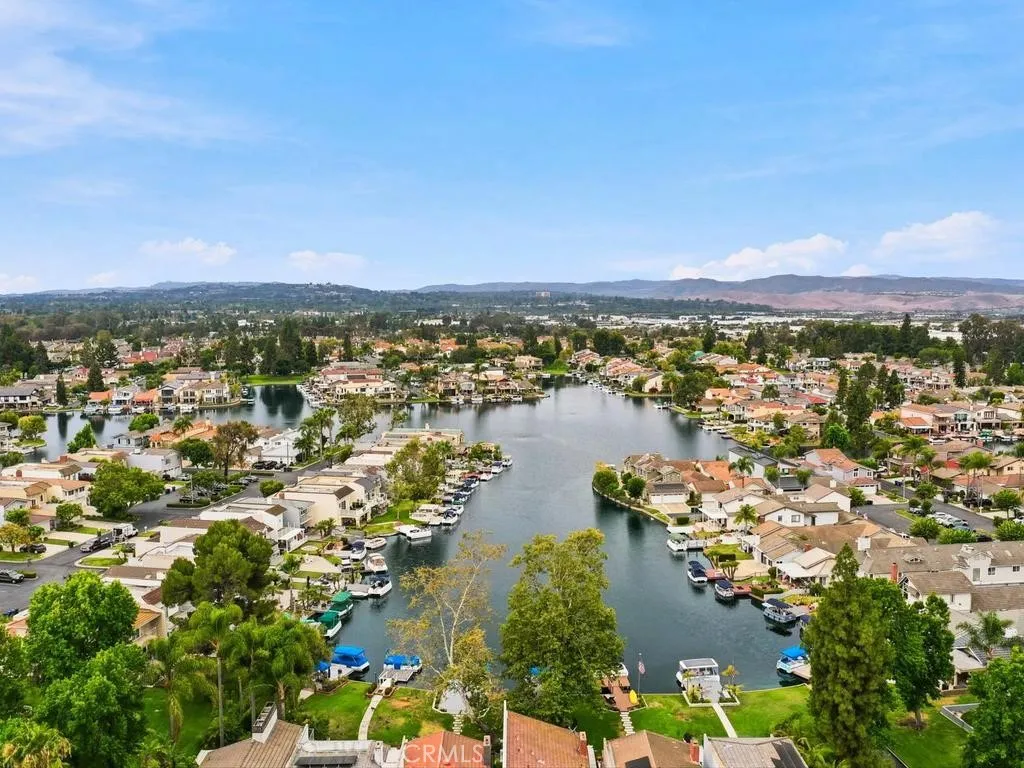 Beautiful Lakes in Lake Forest