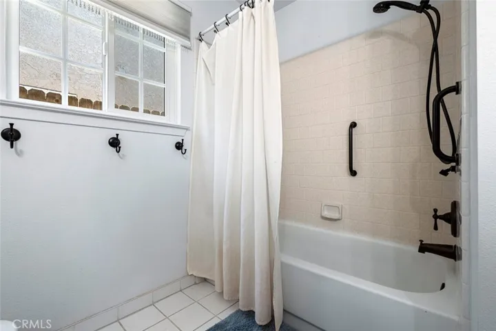 2183 E Fallbrook Avenue, Fresno, California 93720