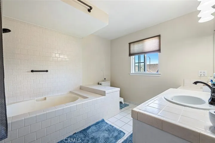 2183 E Fallbrook Avenue, Fresno, California 93720