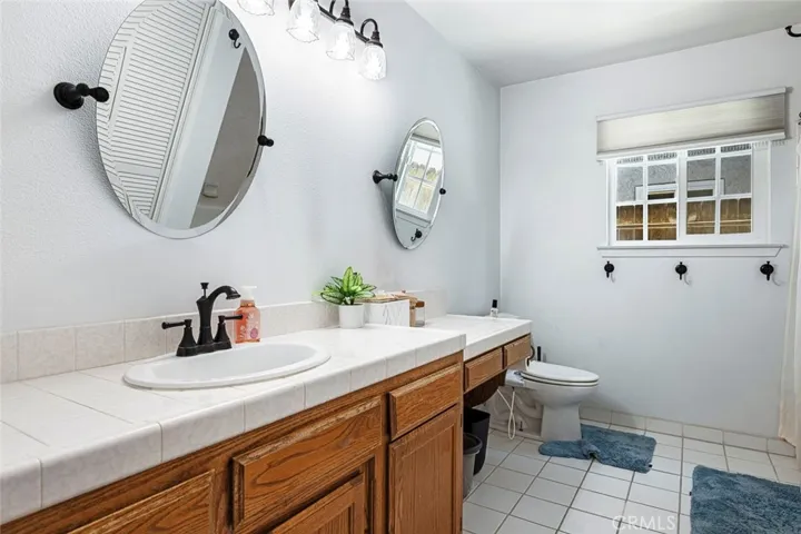 2183 E Fallbrook Avenue, Fresno, California 93720