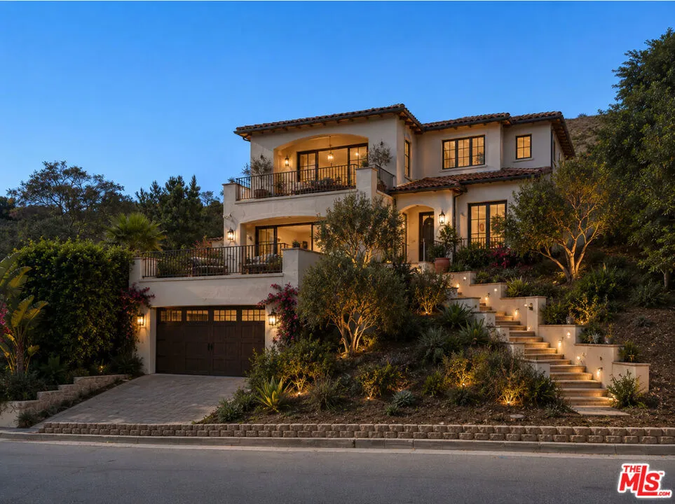 2133 Outpost Dr