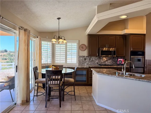 8535 Alta Mesa Road, Hesperia, California 92344