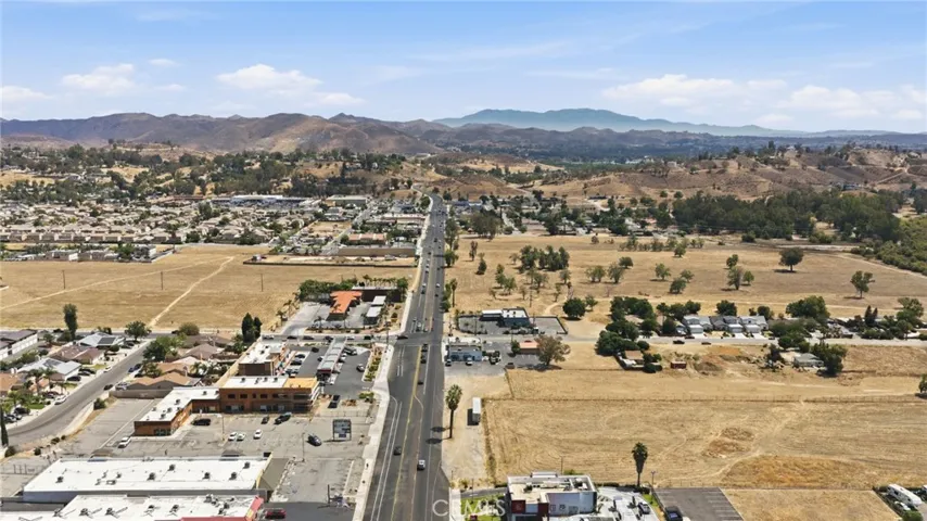31502 Riverside, Lake Elsinore, California 92530