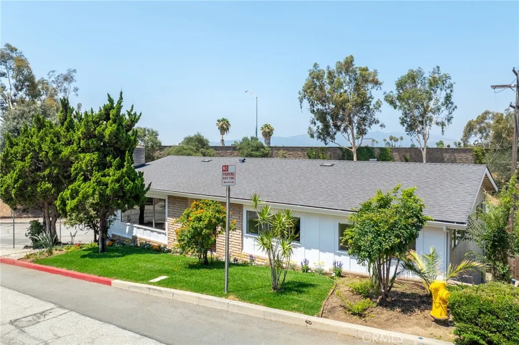 443 Woodbury, Glendale, California 91206 — photo 5