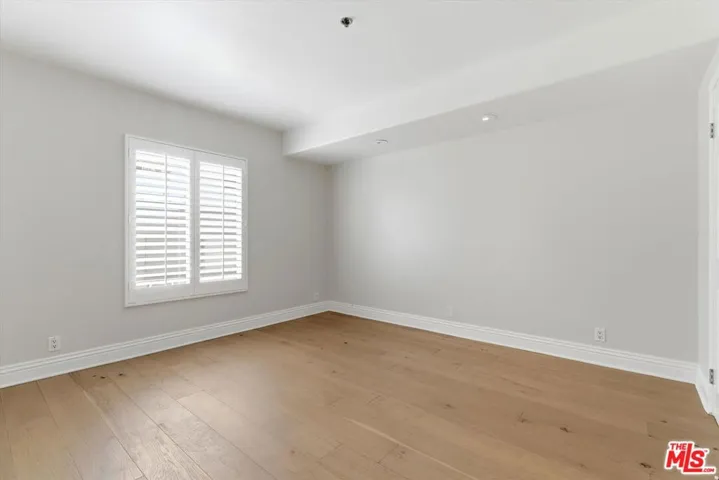 11838 Kiowa Avenue 203, Los Angeles, California 90049