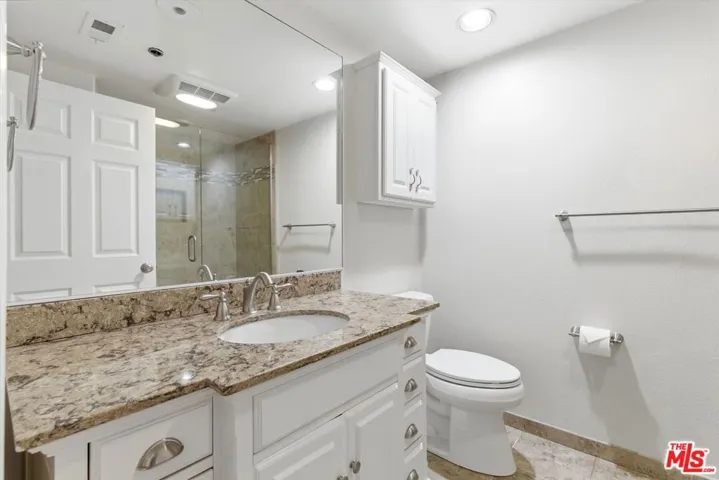 11838 Kiowa Avenue 203, Los Angeles, California 90049