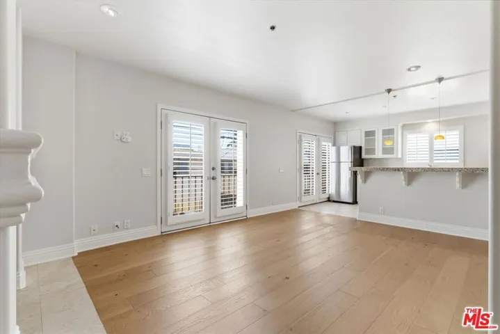 11838 Kiowa Avenue 203, Los Angeles, California 90049