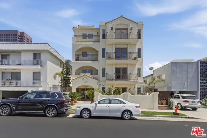 11838 Kiowa Avenue 203, Los Angeles, California 90049