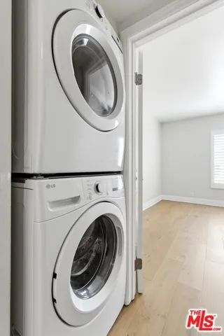 11838 Kiowa Avenue 203, Los Angeles, California 90049