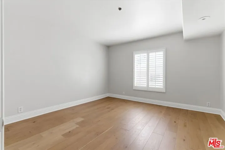 11838 Kiowa Avenue 203, Los Angeles, California 90049