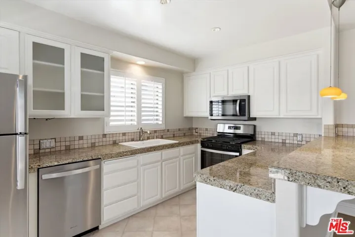 11838 Kiowa Avenue 203, Los Angeles, California 90049