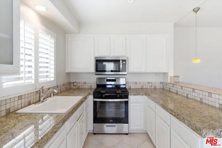 11838 Kiowa Avenue 203, Los Angeles, California 90049