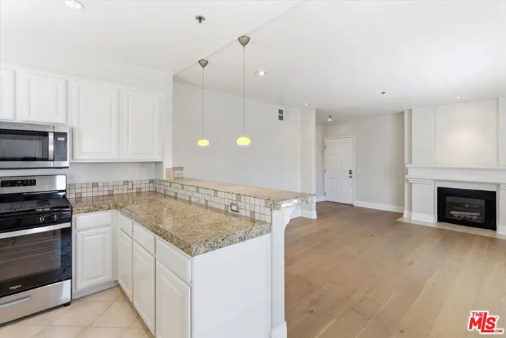11838 Kiowa Avenue 203, Los Angeles, California 90049