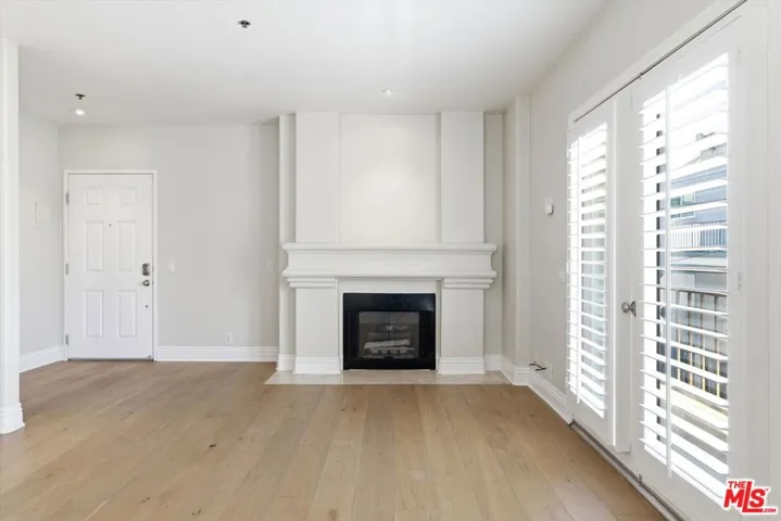 11838 Kiowa Avenue 203, Los Angeles, California 90049
