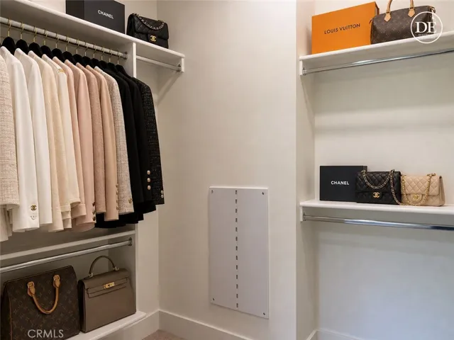 Walk-in Closet