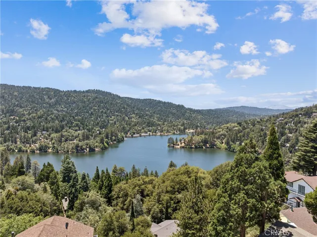 402 Darfo, Crestline, California 92325