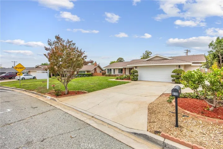 318 Sandalwood Drive, Calimesa, California 92320