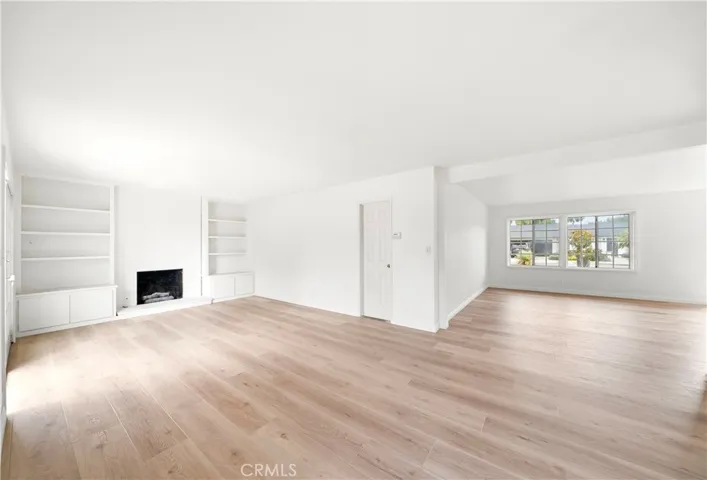 192 Buoy, Costa Mesa, California 92627